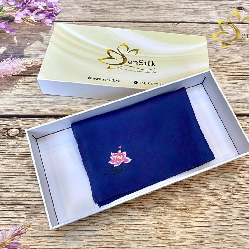 Khăn lụa – Quà tặng doanh nghiệp dành cho đối tác quan trọng