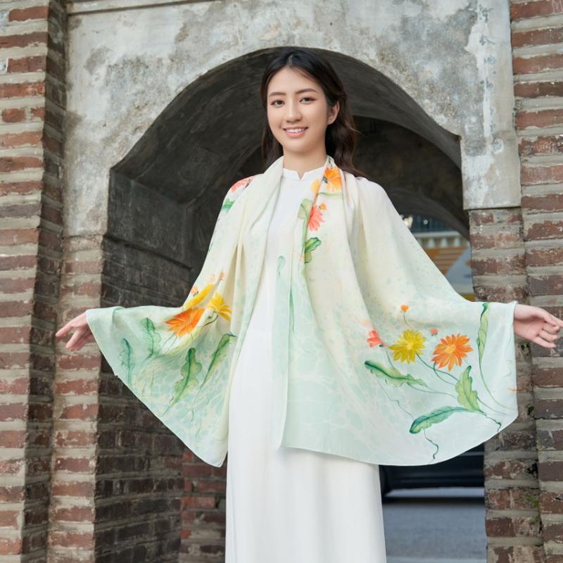✨ Khăn Lụa Thủy Ấn – Ngày 20/10 - Gửi tặng người phụ nữ bạn trân quý ✨