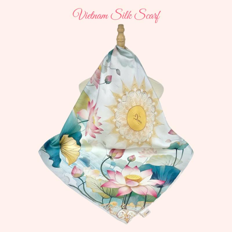 🎄 KHĂN LỤA VUÔNG IN – MÓN QUÀ ĐẦY Ý NGHĨA DÀNH TẶNG BẠN THÂN MÙA NOEL 🎁💛