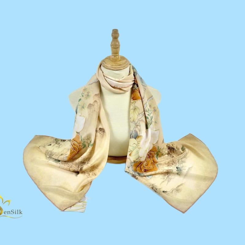 🌹 Khăn lụa in hoa hồng – Vẻ đẹp của cảm xúc chân thành