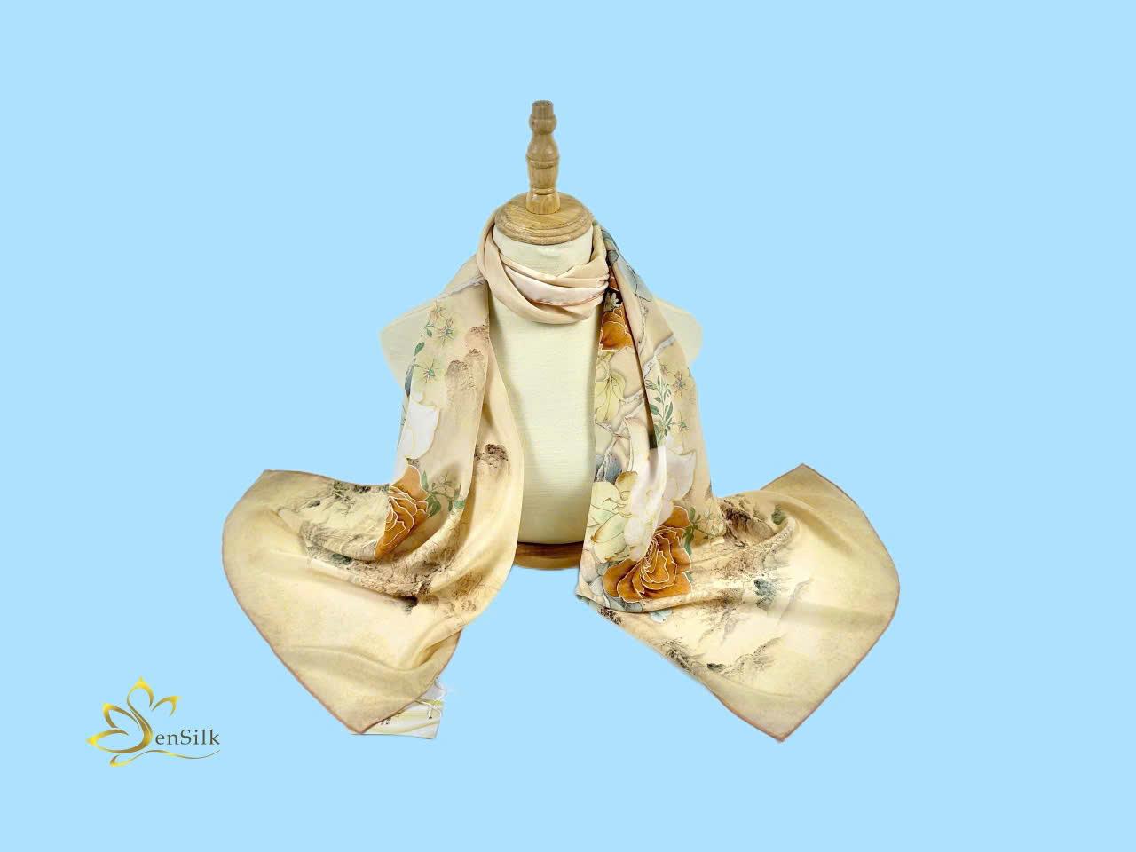 🌹 Khăn lụa in hoa hồng – Vẻ đẹp của cảm xúc chân thành