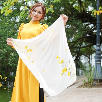 Lụa Vuông Cao Cấp Vẽ Tay Cẩm Chướng Vàng - Sen Silk Silk Scarf