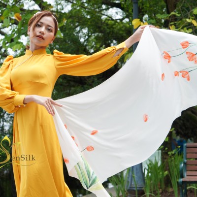 Khăn Lụa Thuần Việt Vẽ Tay Tulip - Vietnam Silk Gift