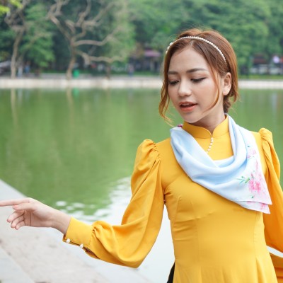 Khăn Cổ Thời Trang Lụa Vẽ Tay Hoa Đào SenSilk - Quà Tặng Doanh Nhân