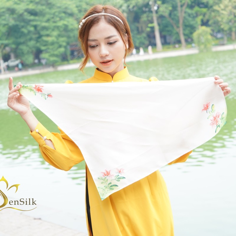 Khăn Lụa Việt Nam Vẽ Thủ Công Mẫu Đơn Sen Silk - Quà Tặng Mẹ Ý Nghĩa