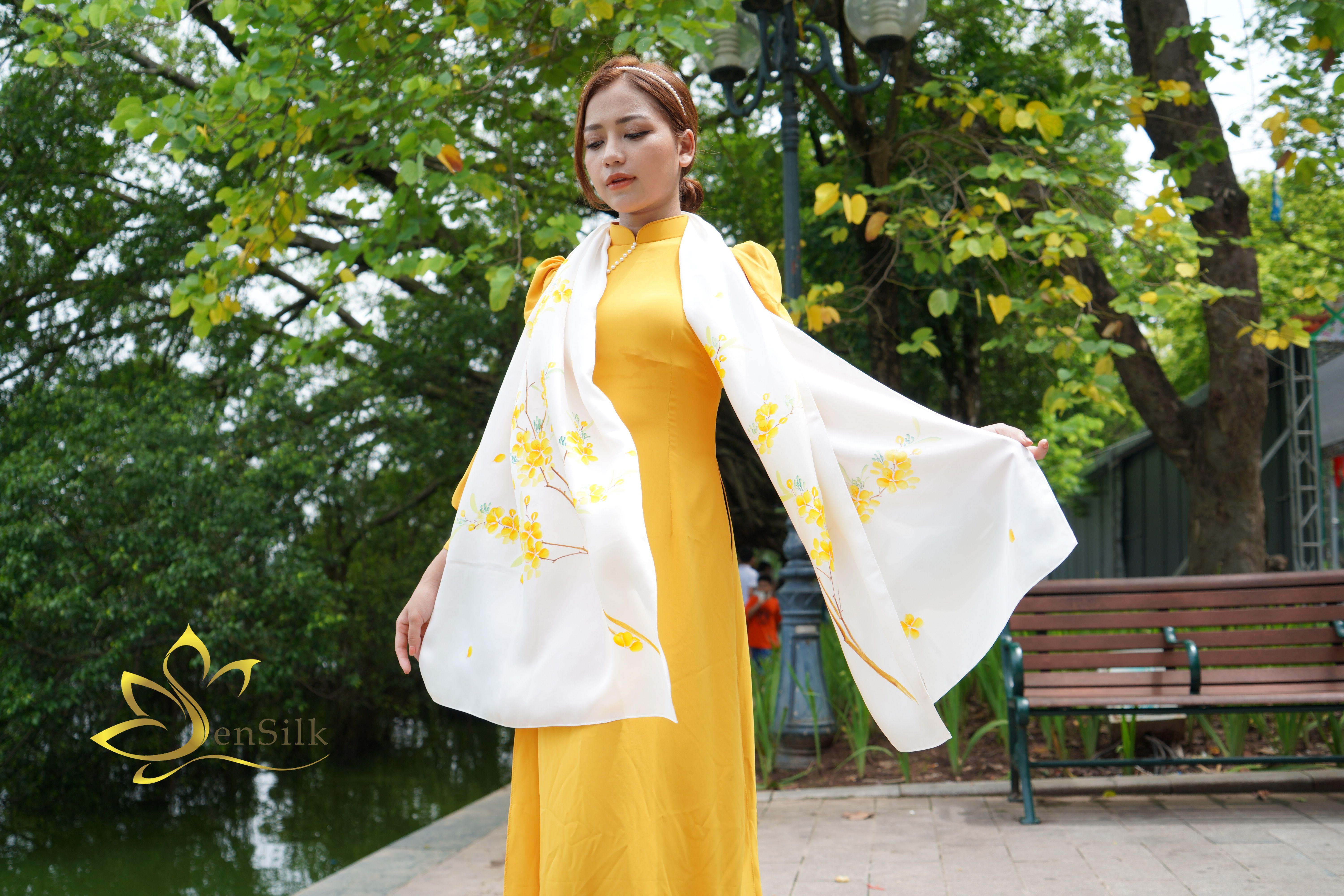 khăn-lụa-vẽ-hoa-mai-sensilk-7.JPG