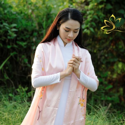 Khăn Lụa Độc Bản Vẽ Mai Vàng Sen Silk - Quà Tặng Phú Quý